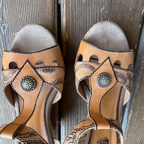 Like New L'Artiste Nicolasa Comfort High Wedge Sandal in Women's 40/US 9 - Picture 6 of 13